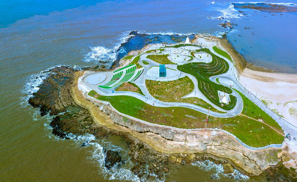 Gujarat's Wildlife & Beaches